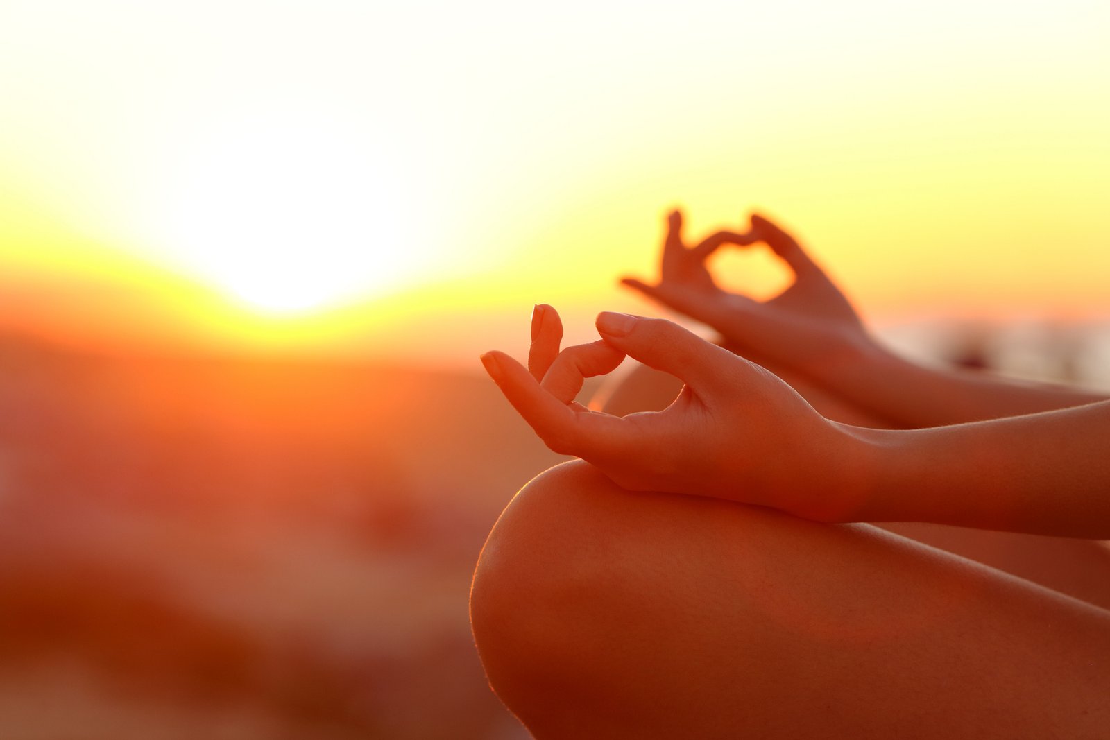Karin Silberberg em prática de yoga